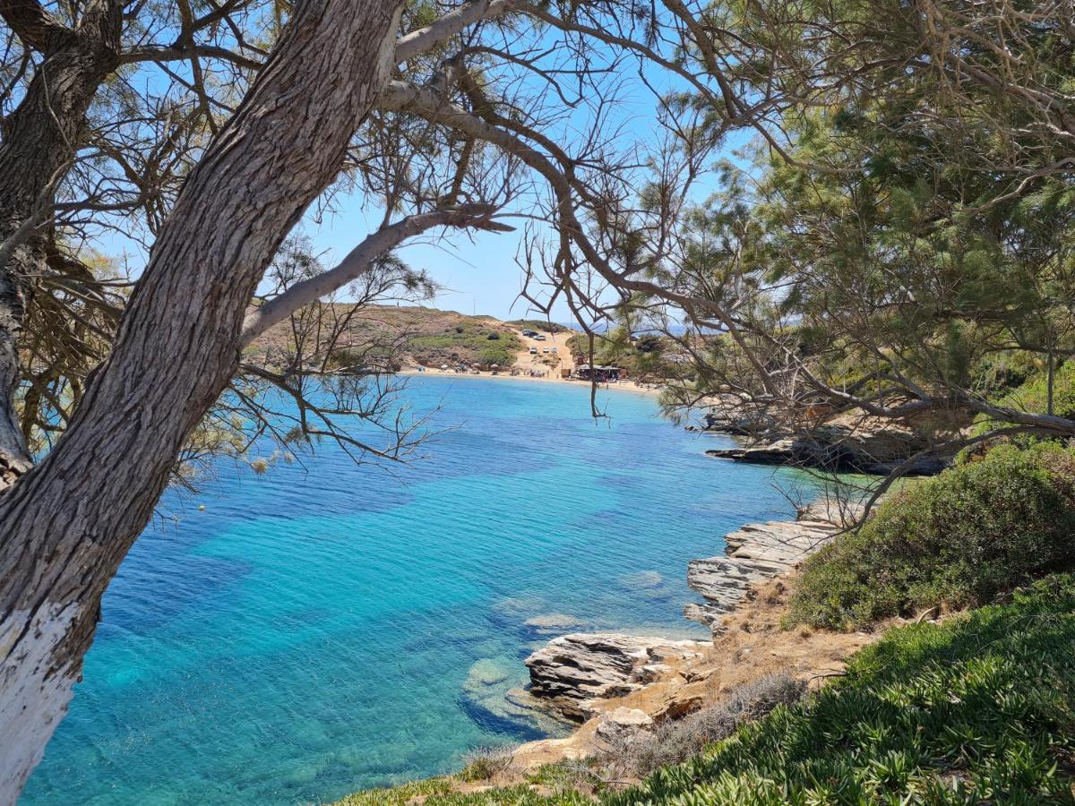 Niriis Aktaia & Glauke Batsi Batsi (Andros)